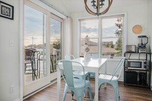 Dining - Renovated Dog-Friendly Waterfront Condo (Manistee)