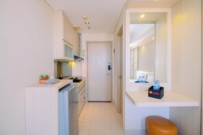 Studio – deluxe | Eget kjøkken | Kjøleskap, kokeplater og vannkoker