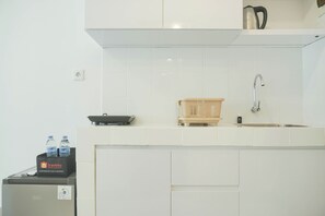 Deluxe Studio | Private kitchen - Best Deal And Serene Studio Apartment Tokyo Riverside Pik 2 (Teluknaga)