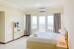 Deluxe Studio | Desk, free WiFi - Comfort Studio (No Kitchen) Grand Palace Kemayoran Apartment (Free Ipl & Utilities) (Jakarta)