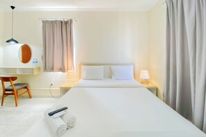 Deluxe Studio | Desk, free WiFi - Good And Cozy Studio (Free Ipl & Utilities) Grand Palace Kemayoran Apartment (Jakarta)
