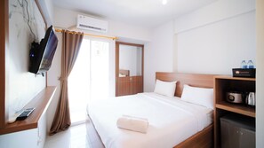 Desk, free WiFi - Simple And Comfortable Studio Apartment At Suncity Residence (Sidoarjo)