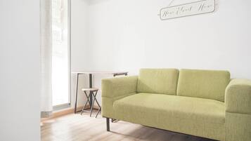 Deluxe Apartment | Living area