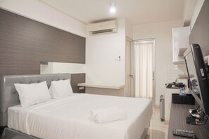 Deluxe Studio | 1 bedroom, desk, free WiFi