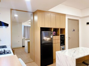 Leilighet – deluxe | Eget kjøkken | Kjøleskap, kokeplater og spisebord