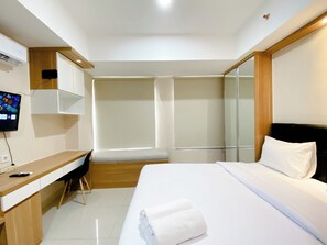 Interior - Good And Cozy Living Studio Pollux Chadstone Apartment (Cikarang)