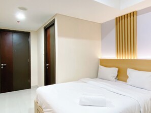 デラックス スタジオ | デスク、WiFi (無料)