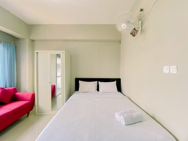 Good Deal And Homey Studio At Royal Sentul Park Apartment - Bogor