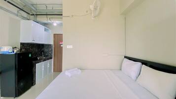 Deluxe Studio | Desk, free WiFi