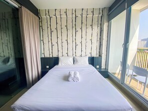 1 bedroom, desk, free WiFi - Homey 1Br Apartment At Dago Suites (Bandung)