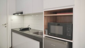 Deluxe-Studio | Eigene Küche | Kühlschrank, Herdplatte