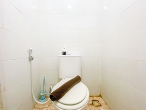 Deluxe-Studio | Badezimmer | Dusche, Handtücher