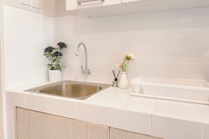 Estúdio luxo | Cozinha privada | Geladeira, cooktop