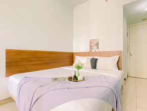 Deluxe Studio - Cozy And Homey Studio At Springlake Summarecon Bekasi Apartment (Bekasi)