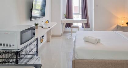 Comfortable And Homey Studio Room At Barsa City Apartment