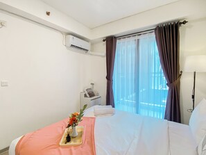 Deluxe Apartment | 2 bedrooms, desk, free WiFi - Homey And Spacious 2Br At Meikarta Apartment (Cikarang)