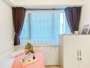 Deluxe Apartment - Homey And Spacious 2Br At Meikarta Apartment (Cikarang)