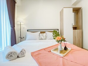 Deluxe Apartment - Homey And Spacious 2Br At Meikarta Apartment (Cikarang)