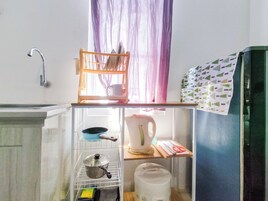 Studio | Private kitchen | Fridge, stovetop, rice cooker