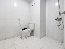 Ducha, toallas, jabón, shampoo