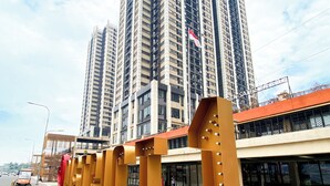 Gambar tidak terklasifikasi, 2 dari 15, tombol