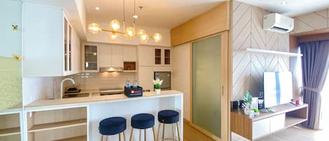 Apartment | Eigene Küche | Kühlschrank, Herdplatte, Reiskocher, Esstisch