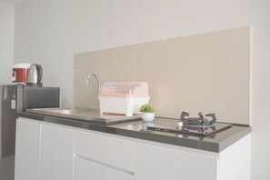 Studio | Private kitchen | Fridge, stovetop, rice cooker