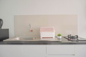 Private kitchen - Best Deal And Homey Studio Apartment Majestic Point Serpong (Gading Serpong)