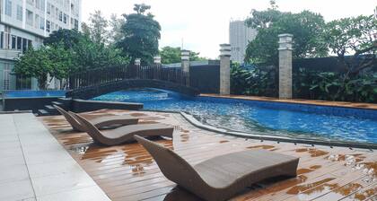Compact And Comfortable Living Studio At Grand Sungkono Lagoon Apartment