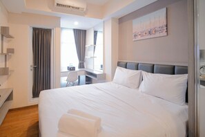Studio | Desk, free WiFi - Compact And Comfortable Living Studio At Grand Sungkono Lagoon Apartment (Surabaya)