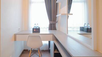 Studio | Desk, free WiFi