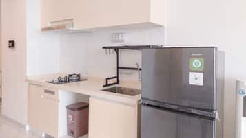 Apartment | Private kitchen | Fridge, stovetop, electric kettle, rice cooker