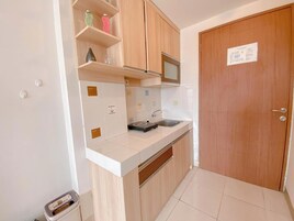 Frigobar, placa de cocina