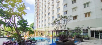 Great Deal Studio Room At Pinewood Jatinangor Apartment