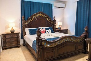 3 bedrooms, iron/ironing board, free WiFi, bed sheets - Chris Guest House, 2nd Floor with Shared Pool (Ensenada)