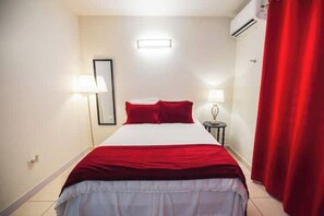 2 bedrooms, iron/ironing board, travel cot, free WiFi