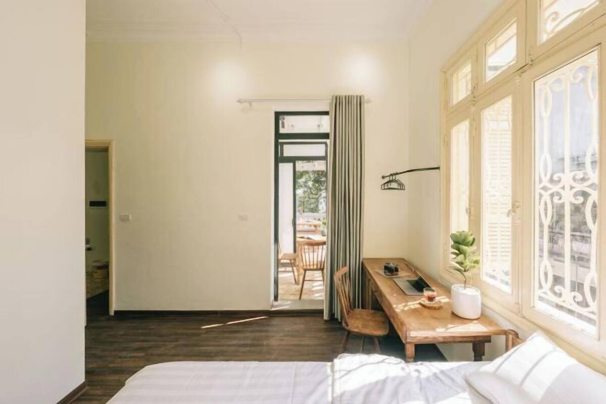 2 bedrooms, Egyptian cotton sheets, premium bedding, down comforters