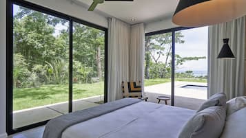 5 bedrooms, desk, WiFi, bed sheets