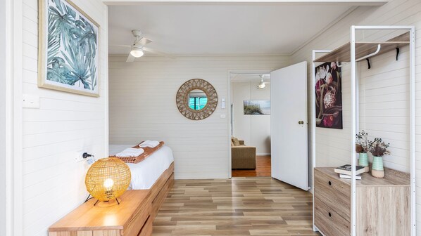 3 bedrooms, iron/ironing board, travel cot, WiFi - Shoal Sanctuary - walk to the beach, shops and Nelson Bay Diggers. (Nelson Bay)