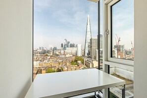 Apartment - Skyline Serenity in Southwark (London)