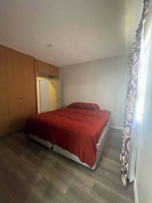 3 chambres, fer et planche Ă repasser, Wi-Fi, draps fournis
