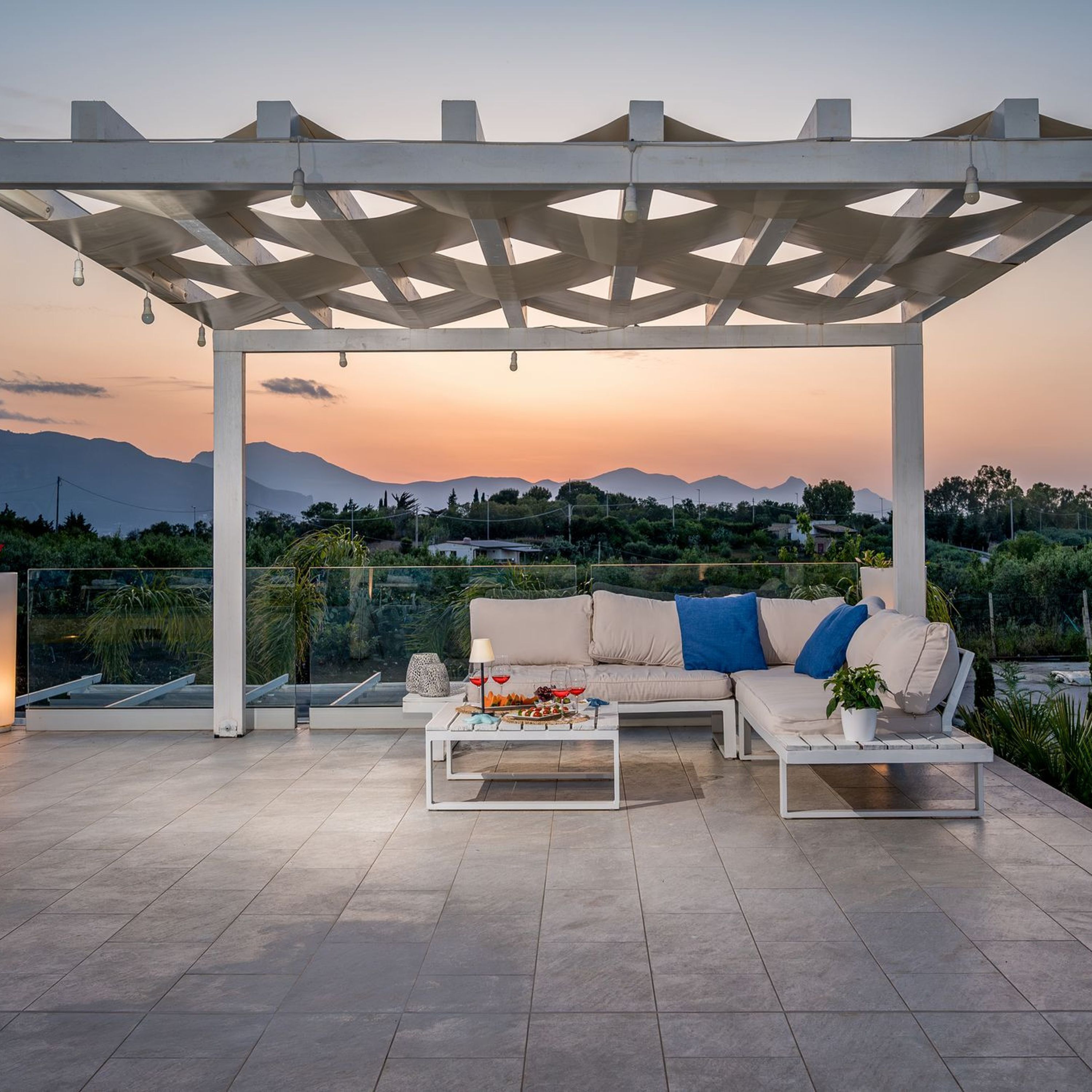 Vila, para fumantes | 6 quartos