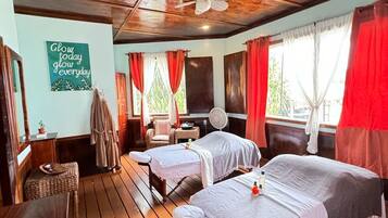 Perawatan tubuh, hidroterapi, aromaterapi, dan pijat dengan batu panas