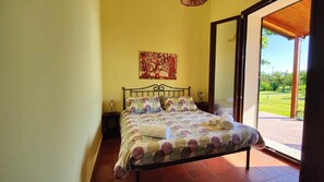 Villa | 3 bedrooms - Casale Della Pergola With Cottage Sugarcane Pool (Noto)