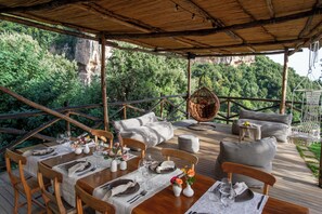 تناول الطعام بالخارج