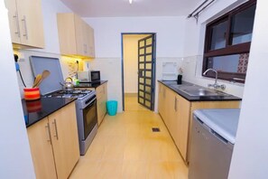 Private kitchen - 3Bedroom Condo in Ruaka (Ruaka)