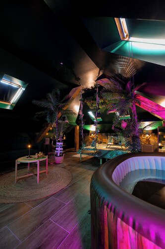 Dynasty Jungle Home Spa Jacuzzi