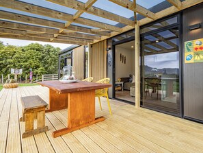 Outdoor dining - Whare Awa - River House in the Rangitīkei (Hunterville)