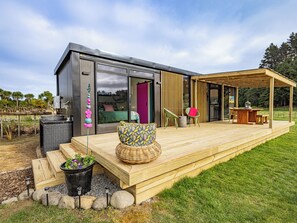 Outdoor dining - Whare Awa - River House in the Rangitīkei (Hunterville)
