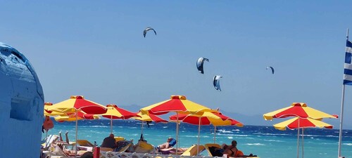 Casa Terra is Near Hillside Area Airport Beach